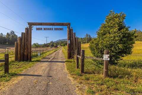 2464 Wynola Rd, Julian, CA 92036