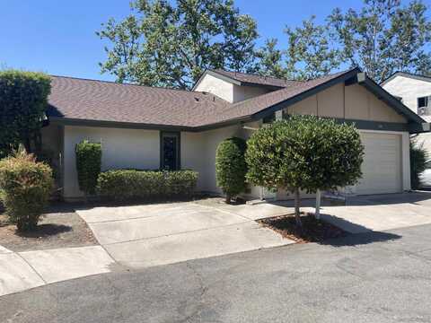 530 Smoketree Glen, Escondido, CA 92026