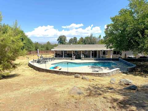 3113 Dye Rd, Ramona, CA 92065