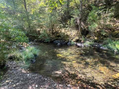 3.7 acres 1050 Road, Seiad Valley, CA 96086