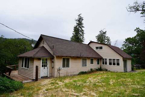 29031 State Hwy 96, Horse Creek, CA 96050