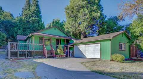 409 E Lake St, Mount Shasta, CA 96067