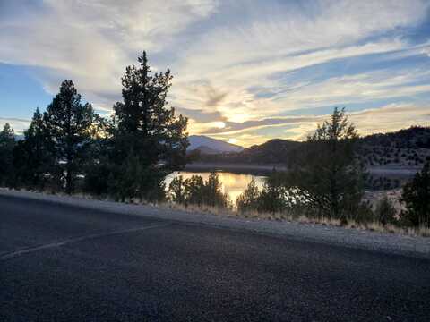 Unit 3 Lot 141 Lake Shore Dr, Weed, CA 96094