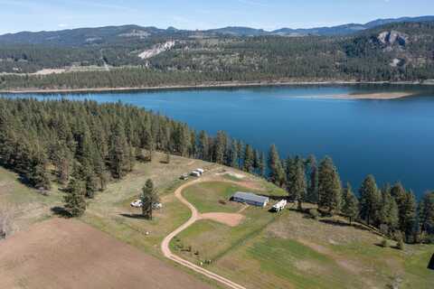 2062 Eagles Cove Way, Kettle Falls, WA 99141