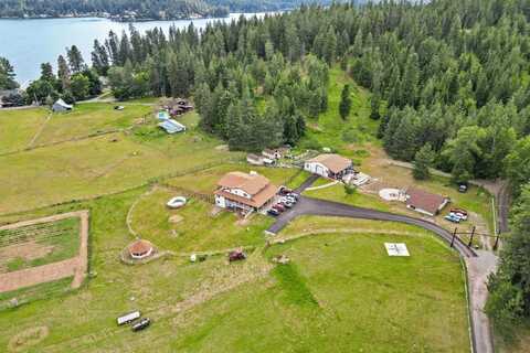 13032 N March Horse Ln, Newman Lake, WA 99205