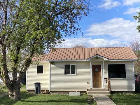 197 E Lincoln Ave, Priest River, ID 83856