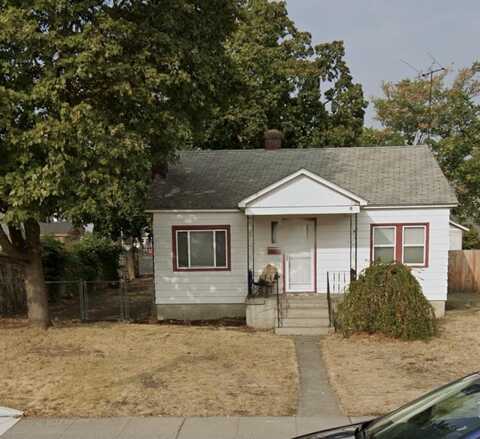 4703 N Stone St, Spokane, WA 99207