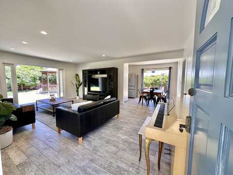 6188 Coloma Drive, SANTA BARBARA, CA 93117