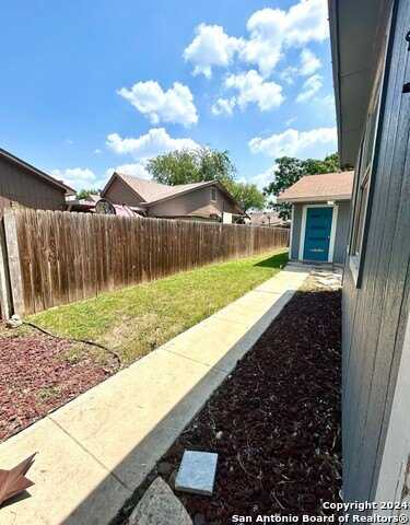 6830 maple springs, San Antonio, TX 78249