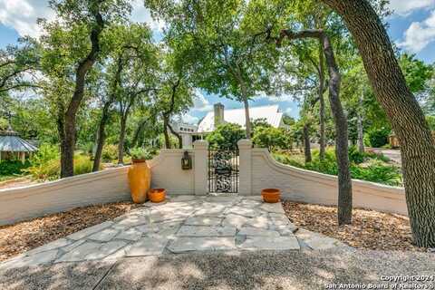 8101 Country Side Drive, San Antonio, TX 78209