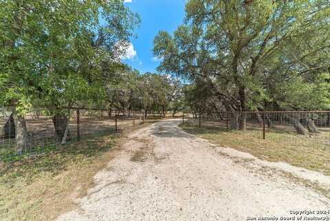 405 ZOELLER LN, Boerne, TX 78006