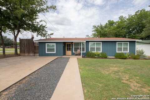 332 W Mulberry St, Fredericksburg, TX 78264