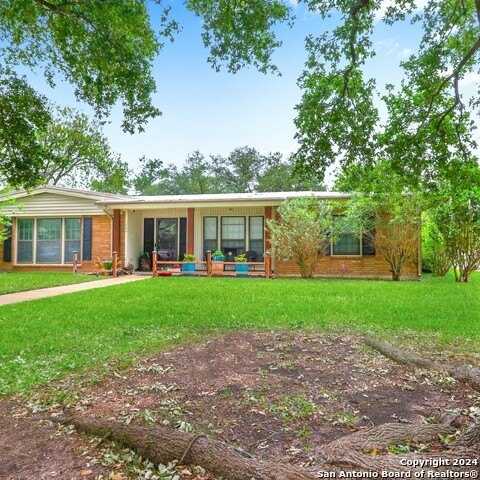 1080 BISMARK ST, Seguin, TX 78155