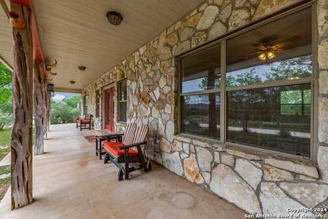 105 Feather Hill Rd, Comfort, TX 78013