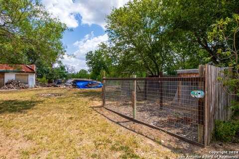 111 BEXAR, Elmendorf, TX 78112