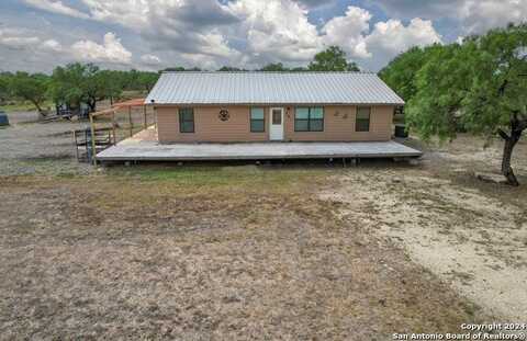 561 Windmill Rd, Uvalde, TX 78801