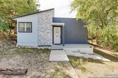 1576 Enchanted River Dr, Bandera, TX 78003