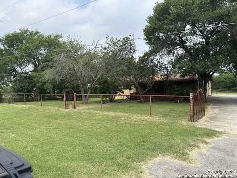 2711 S Wildcat Dr., Pearsall, TX 78061