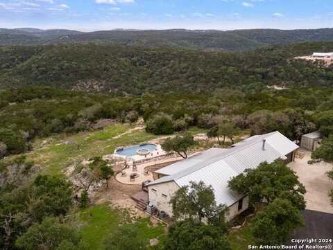 112 MOUNTAIN LAUREL LN, Pipe Creek, TX 78063