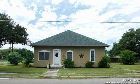 301 Jefferson Drive, Devine, TX 78016