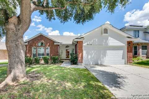 7918 PARKLAND GREEN DR, San Antonio, TX 78240