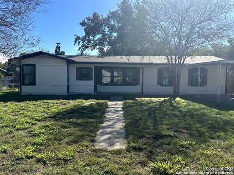 1019 W GOODWIN ST, Pleasanton, TX 78064