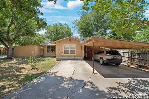 801 4th St, Seguin, TX 78155