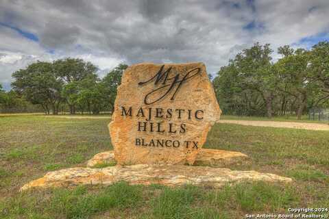 85 majestic hills, Blanco, TX 78606