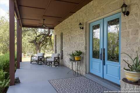 233 WALNUT GROVE RD, Boerne, TX 78006