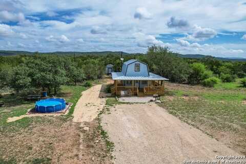 771 CHISOLM TRL, Utopia, TX 78884