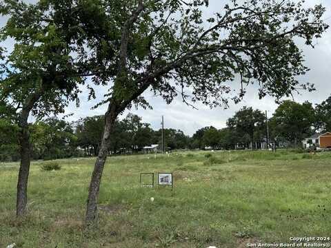 908 11th Street, Blanco, TX 78606