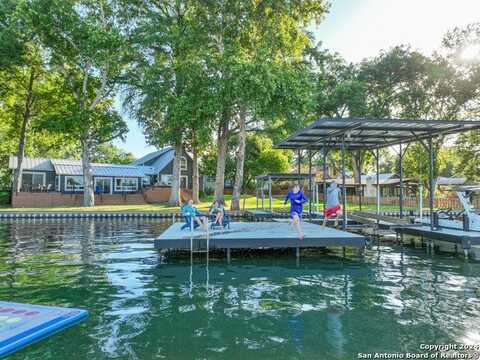 1439 E ZIPP RD, New Braunfels, TX 78130