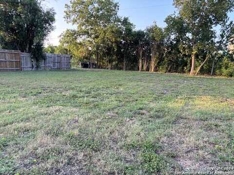 1159 SYCAMORE ST, Seguin, TX 78155