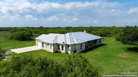 1385 Hwy 97 E, Floresville, TX 78114