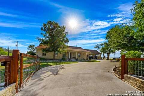 735 HOT SHOT LN, McQueeney, TX 78123