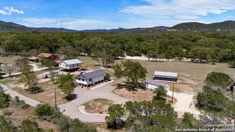 58 Weston Road, Leakey, TX 78873