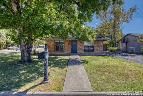 470 N CRISP ST, Uvalde, TX 78801