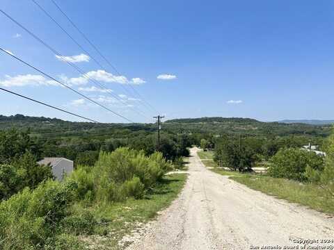 391 IROQUOIS TRL, Bandera, TX 78003