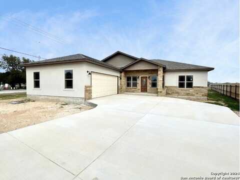 1220 DEVINE DR, Devine, TX 78016