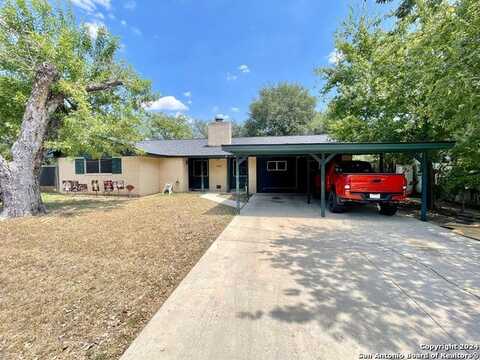 306 N WASHINGTON DR, Devine, TX 78016