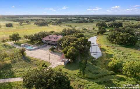 202 County Road 450, Hondo, TX 78861