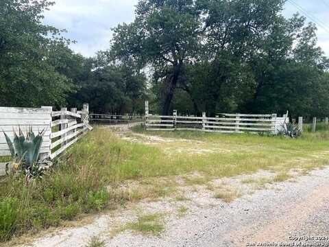 1550 E Hickory Ln, San Antonio, TX 78264