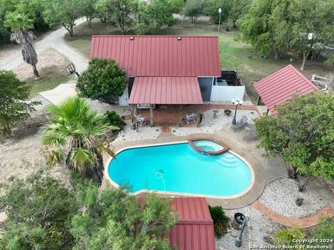 380 COUNTY ROAD 421, Hondo, TX 78861