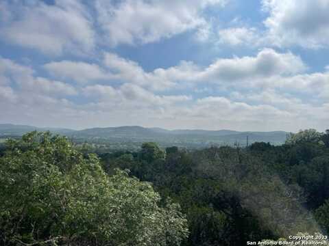 63 Saddleback Ridge Trail, Bandera, TX 78003