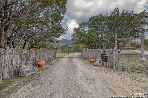 641 Patterson Creek Rd, Leakey, TX 78873