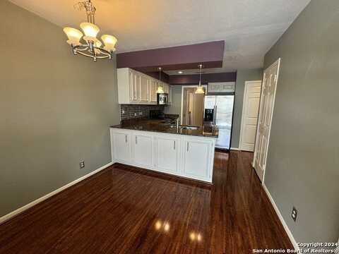 8415 Fredericksburg Road, San Antonio, TX 78229