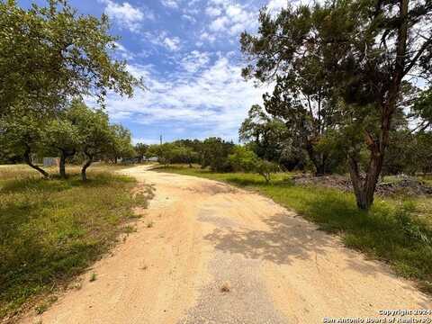 1261 DONNA DR, Canyon Lake, TX 78133