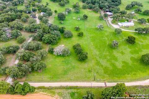 497 Klaerner Road, Fredericksburg, TX 78624