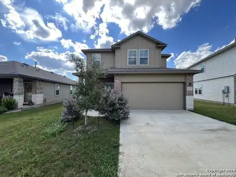 465 Middle Green Loop, Floresville, TX 78114