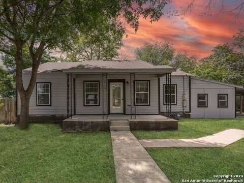 415 S HUGO STREET, Kerrville, TX 78028